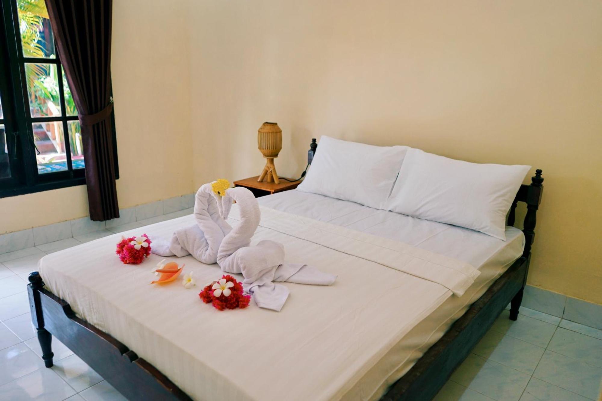 Gili Mesari & Homestay