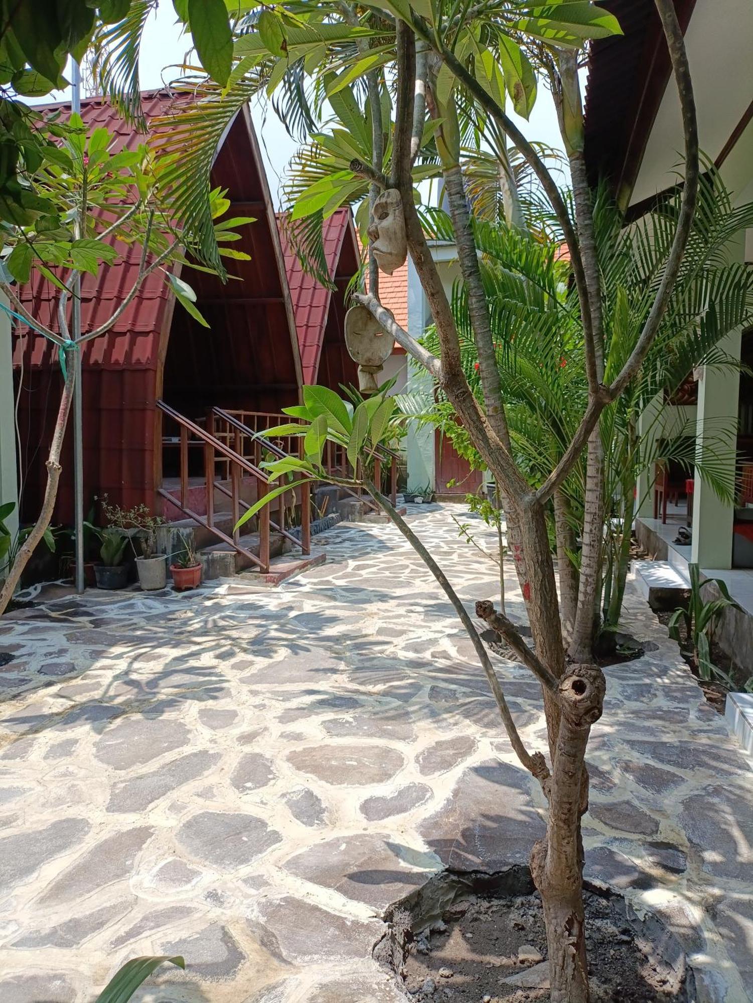 Homestay Gili Mesari &