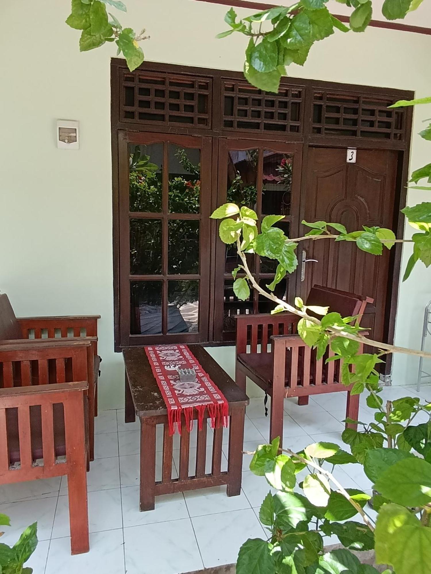 Gili Mesari & Homestay *