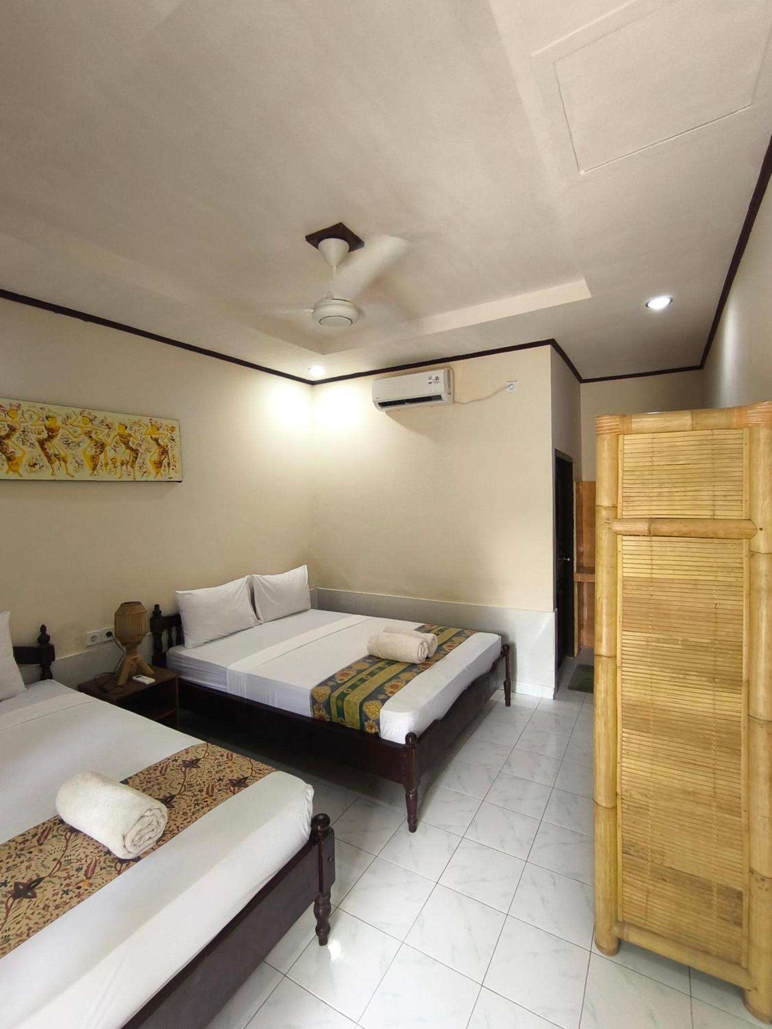 Homestay Gili Mesari & *