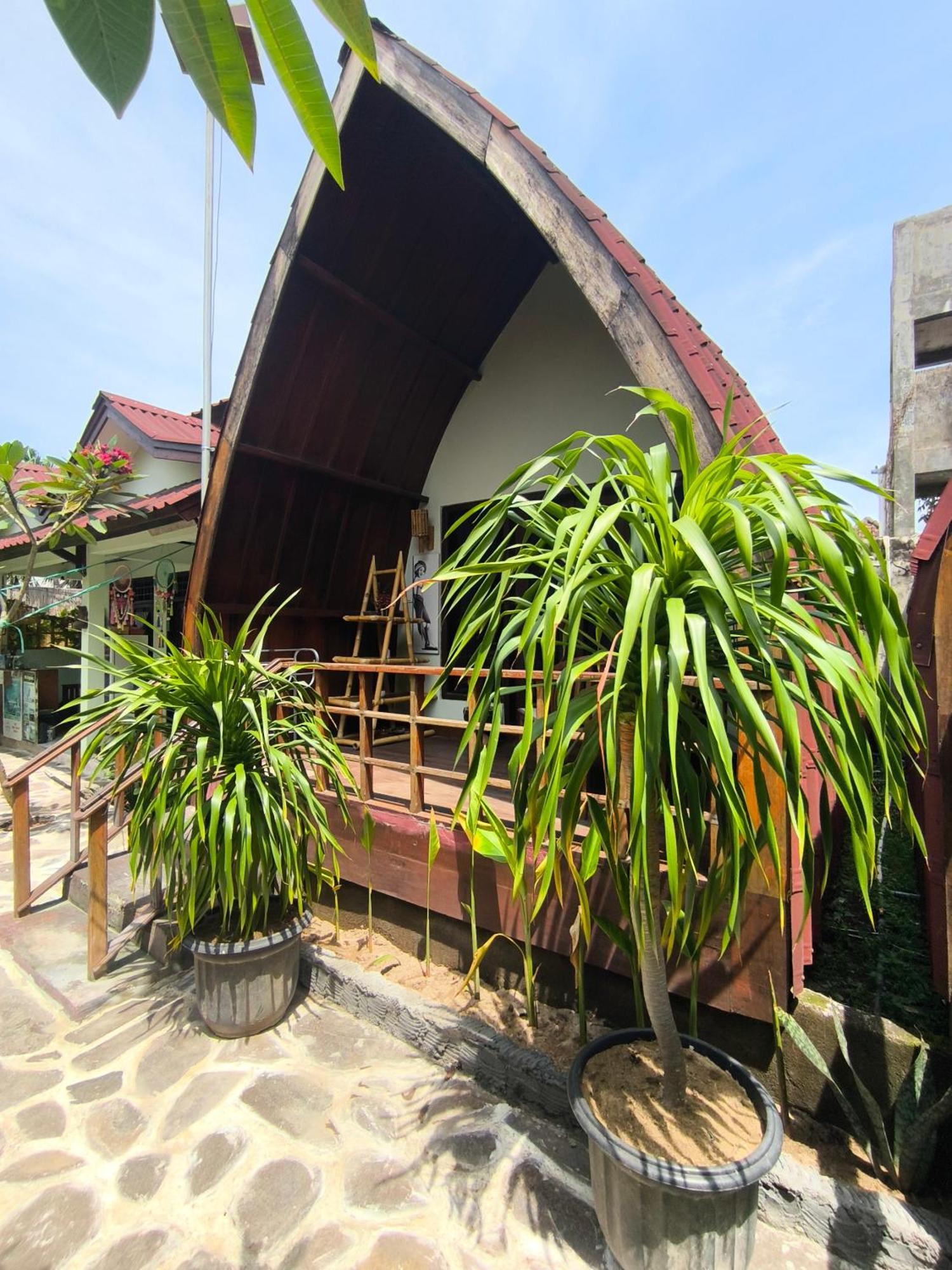 Homestay Gili Mesari &